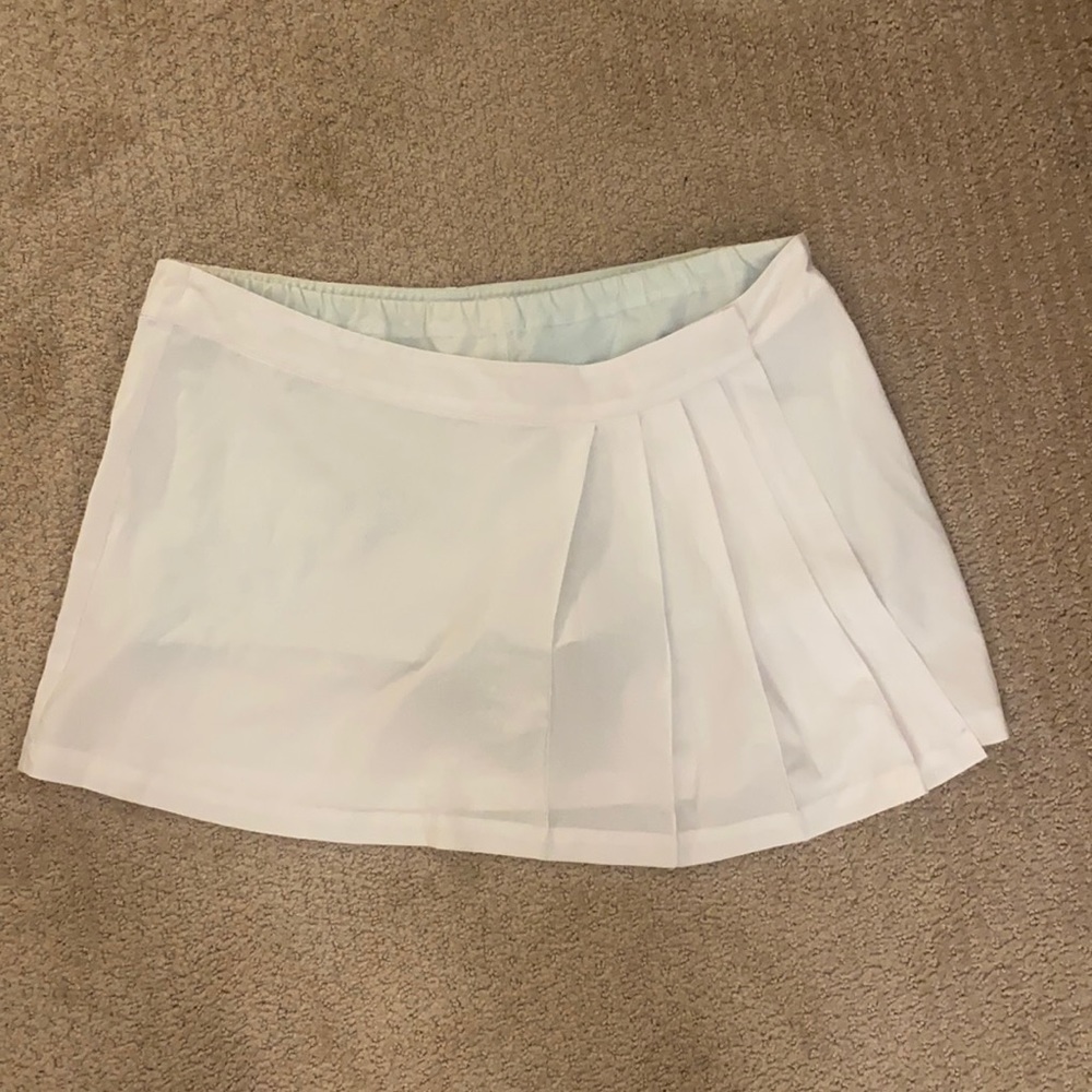 Gap Fit Tennis Skirt (M) in White